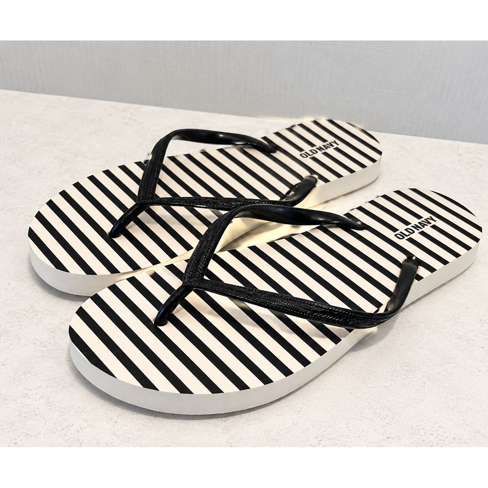 OLD NAVY Women's Size 7 Shoes Sandals Flip Flops NEW Black White Resort Beach